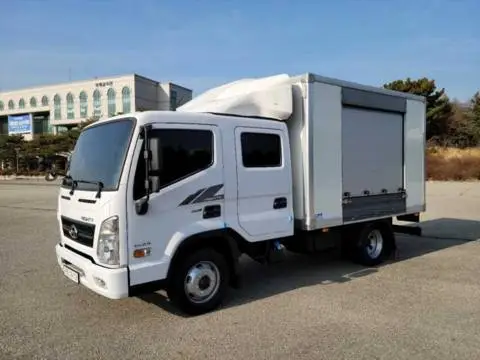 현대 마이티 2.5톤 내장탑 2019년식 마이티 더블캡 운전석 쪽 전측면