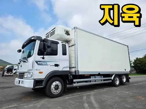 현대 메가트럭 7.5톤 냉동탑 2017년식 사진 1