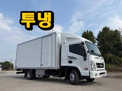현대 올뉴마이티 3.5톤 냉동탑 2018년식 올뉴마이티 냉동탑 전측면